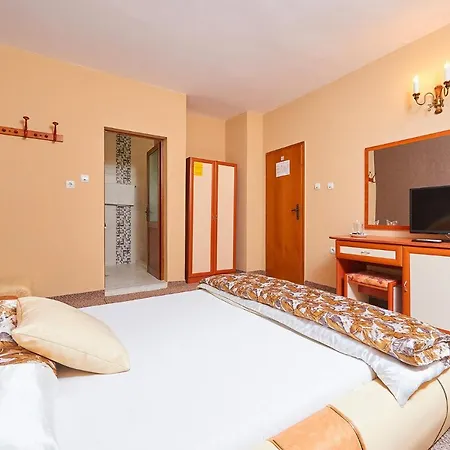 Hotel Peneka 2*